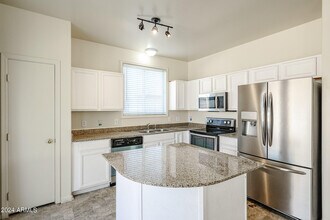 16436 N 172nd Ave in Surprise, AZ - Building Photo - Building Photo