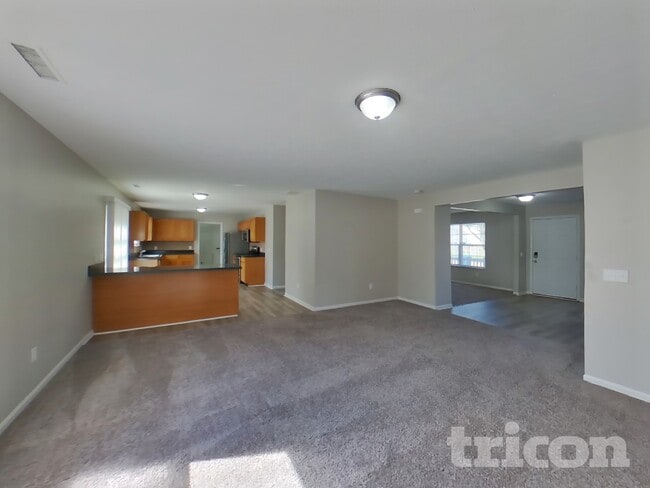 6953 W Briar Park View in New Palestine, IN - Foto de edificio - Building Photo