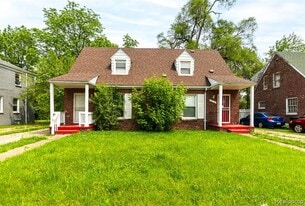 12702 Kelly Rd in Detroit, MI - Building Photo