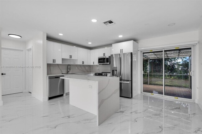 6431 Roosevelt St in Hollywood, FL - Building Photo - Building Photo