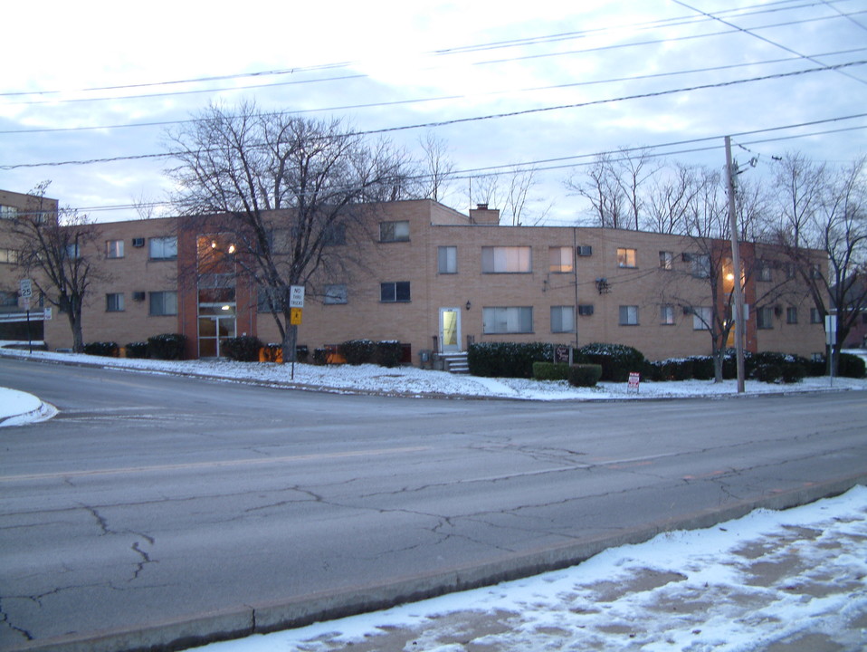 Cheviot Terrace in Cincinnati, OH - Building Photo