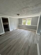 3557 Evergreen Ave, Unit 3557 Evergreen in Indianapolis, IN - Foto de edificio - Building Photo