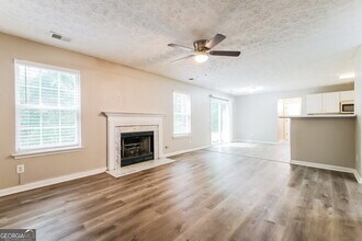 978 Crestworth Crossing in Powder Springs, GA - Building Photo - Building Photo