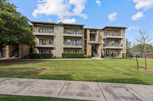 Springmarc in San Marcos, TX - Foto de edificio - Building Photo
