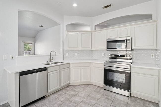 4937 Spur Ridge Ct in Fort Worth, TX - Building Photo - Building Photo