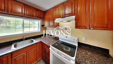1404 S 8th Ave in Yakima, WA - Building Photo - Building Photo