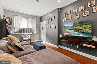 2115 Carpenter St in Philadelphia, PA - Building Photo - Building Photo