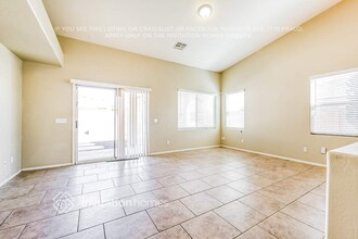 18402 W Maui Ln in Surprise, AZ - Building Photo - Building Photo