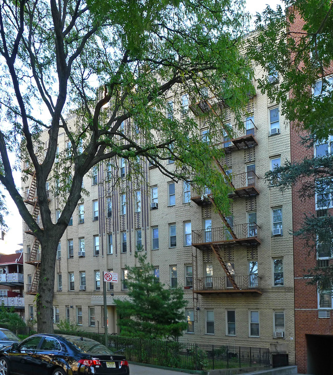 387 Ocean Parkway in Brooklyn, NY - Building Photo - Building Photo