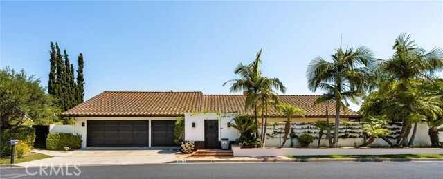 10651 Equestrian Dr in Santa Ana, CA - Building Photo