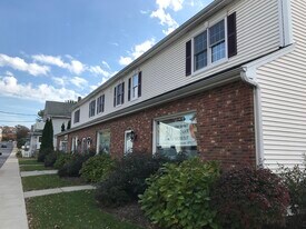 46 Park Pl, Unit 2 in Branford, CT - Building Photo