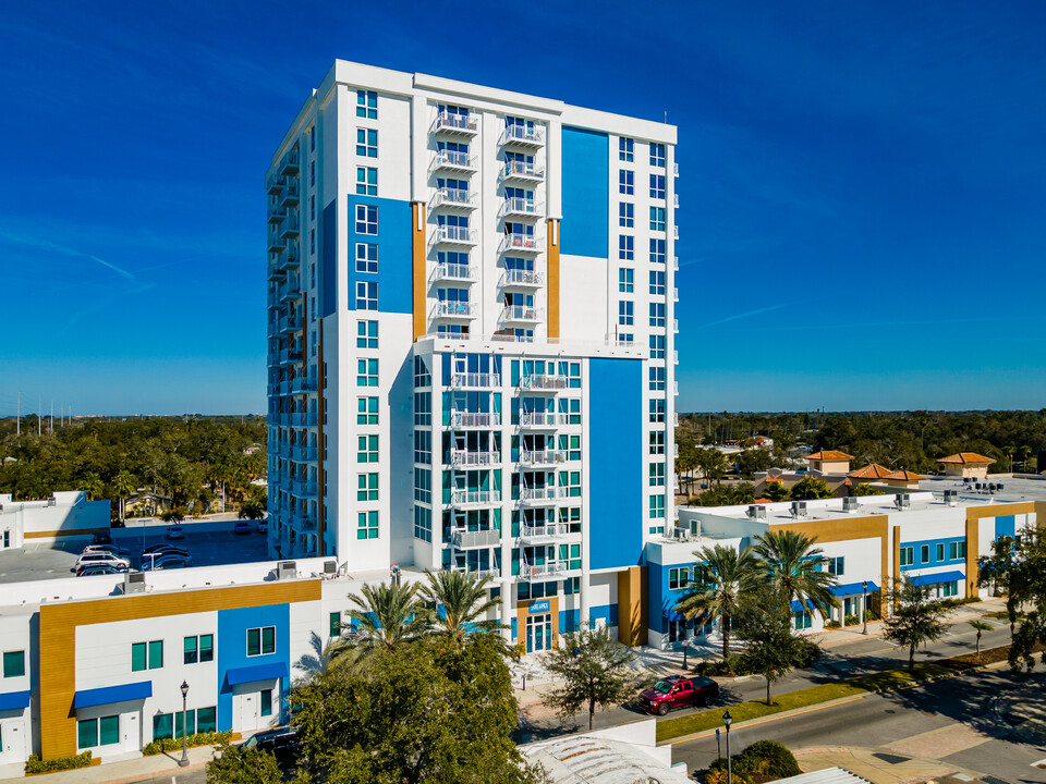 1100 APEX in Clearwater, FL - Building Photo