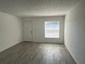 7604 Forest City Rd in Orlando, FL - Building Photo - Building Photo