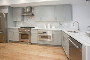 50 Hichborn St in Boston, MA - Building Photo