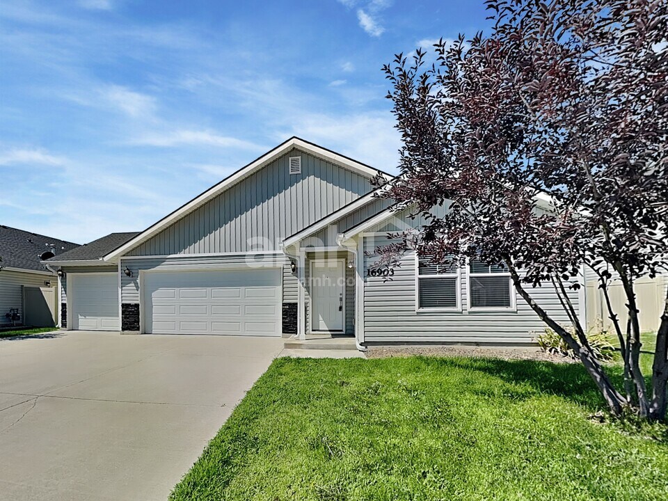 16903 Bethany Ave in Caldwell, ID - Foto de edificio
