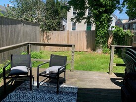 16 Grafton St in Newport, RI - Building Photo