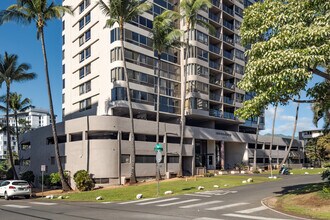 Kings Gate in Honolulu, HI - Building Photo - Building Photo