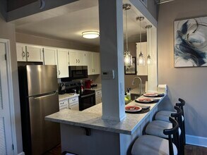 145 South St, Unit 3 in Athens, GA - Foto de edificio - Building Photo