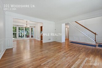 101 Woodshire Ln in Chapel Hill, NC - Building Photo - Building Photo