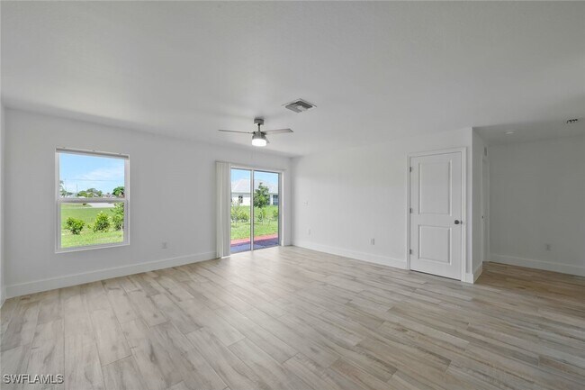 2426 Santa Barbara Blvd N in Cape Coral, FL - Building Photo - Building Photo