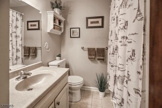 16 Messig Rd in Clinton, NJ - Building Photo - Building Photo