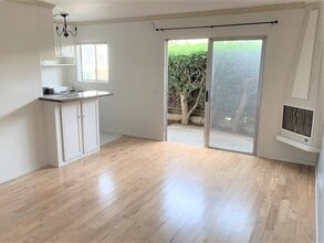 21 Spinnaker St in Marina Del Rey, CA - Building Photo - Building Photo