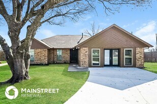 524 E Lark Ct in Desoto, TX - Building Photo