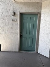 2130 Cascades Blvd in Kissimmee, FL - Building Photo - Building Photo