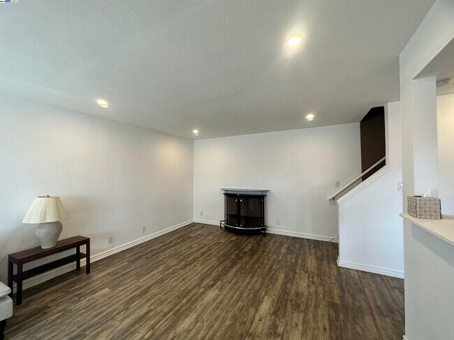 670 Fargo Ave in San Leandro, CA - Foto de edificio - Building Photo