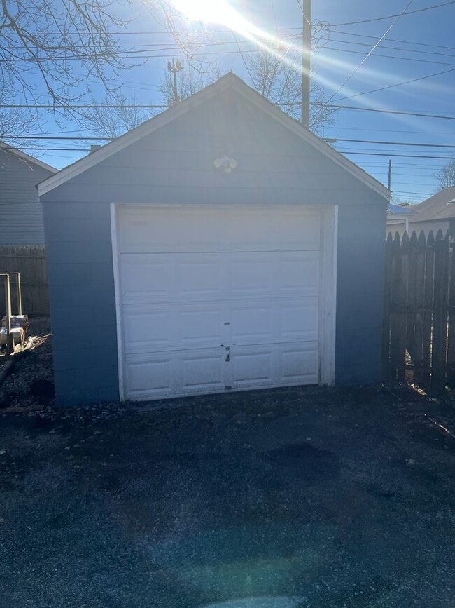 Broad Ripple/Glendale Amazing Home in Indianapolis, IN - Building Photo - Building Photo