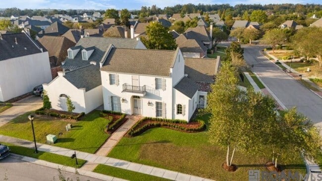 property at 2904 Rue Dauphine