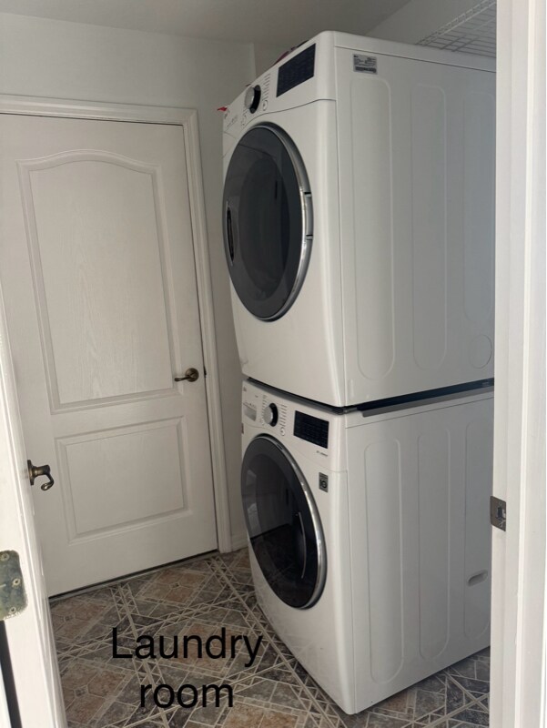 1092 Egret Lake Way in Melbourne, FL - Building Photo - Building Photo