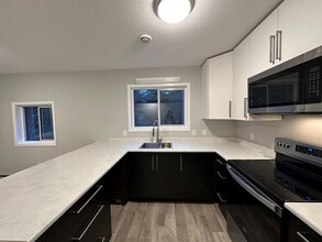 300 Ferry Landing Pl in Hope, BC - Building Photo - Building Photo