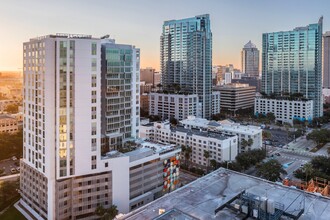 The Henry in Tampa, FL - Building Photo - Building Photo