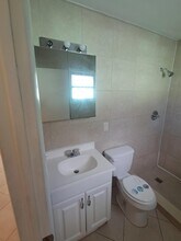 1021 Selkirk St in West Palm Beach, FL - Building Photo - Building Photo