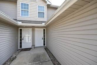 13771 Post Oak Ln in Platte City, MO - Building Photo - Building Photo