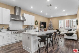 27238 W Bush Mallow Ct in Valencia, CA - Building Photo