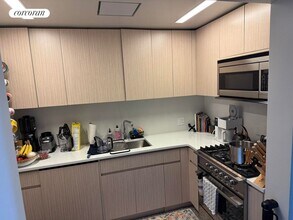 200 W 67th St in New York, NY - Building Photo - Building Photo