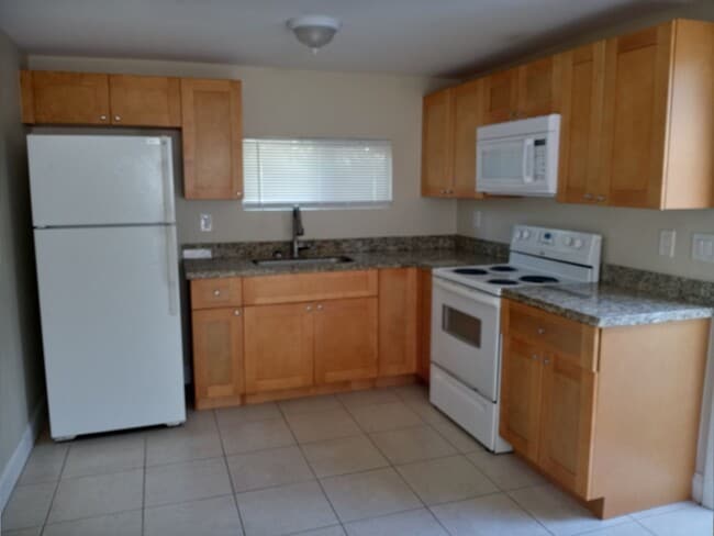 2814 Saginaw Ave in West Palm Beach, FL - Foto de edificio - Building Photo
