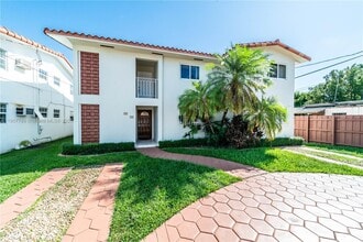 23 NW 33rd Ave in Miami, FL - Building Photo - Building Photo