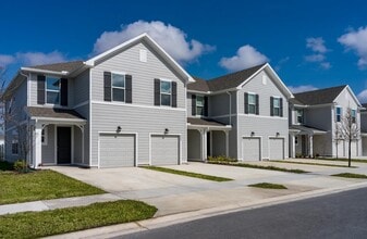 Amavi Kissimmee in Kissimmee, FL - Foto de edificio - Building Photo
