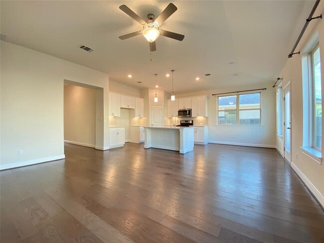 property at 1405 Vista View Dr
