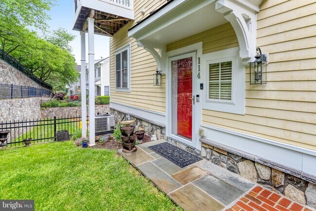 114 Mt High St in Occoquan, VA - Building Photo - Building Photo