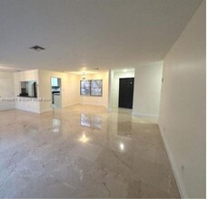 330 188th St in Sunny Isles Beach, FL - Building Photo - Building Photo