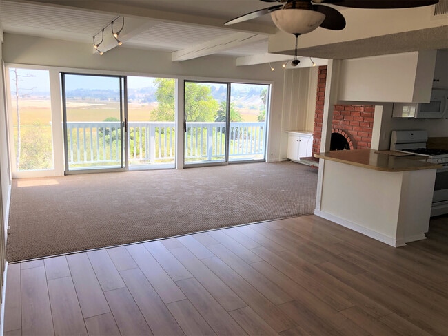 6315 Vista Del Mar, Unit 6315 in Playa Del Rey, CA - Foto de edificio - Building Photo
