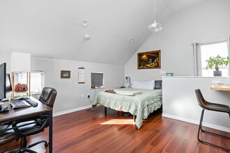 2213 N Talbott, Unit Carriage House in Indianapolis, IN - Foto de edificio - Building Photo