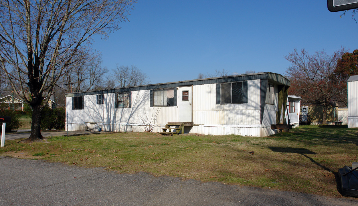 104 N D St in Easley, SC - Foto de edificio