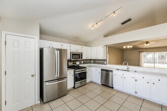 29324 Birds Eye Dr in Zephyrhills, FL - Building Photo - Building Photo