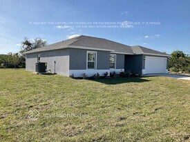 428 NE 1st Pl in Cape Coral, FL - Building Photo