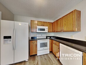 8540 Bluff Point Way in Indianapolis, IN - Building Photo - Building Photo